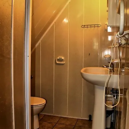 Pod Krokwią Ośrodek wypoczynkowy *